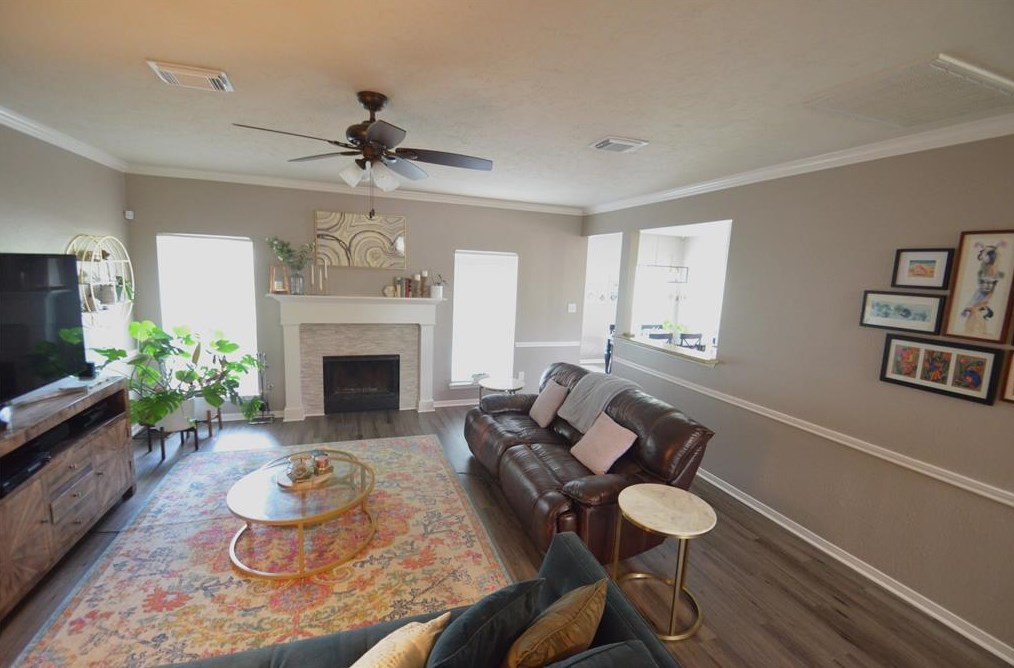 13611 Country Grn Ct, Houston TX  77059-3559 exterior
