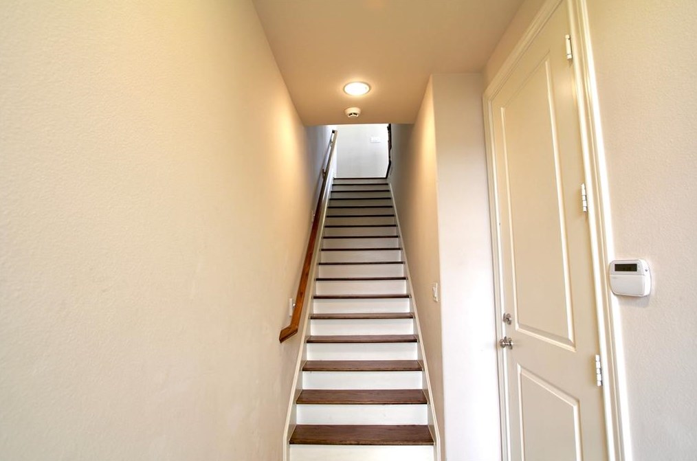 2045 Fannin Sta, Houston TX  77045-4657 exterior