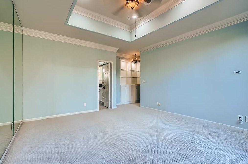2 Hickory Shadows Dr, Houston TX  77055-6739 exterior