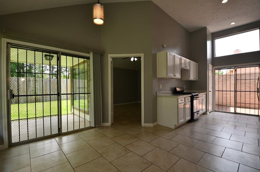 12934 Crystal Cv Dr, Houston TX  77044-1802 exterior