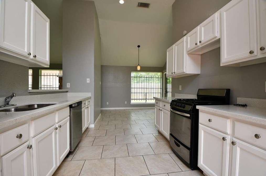 12934 Crystal Cv Dr, Houston TX  77044-1802 exterior
