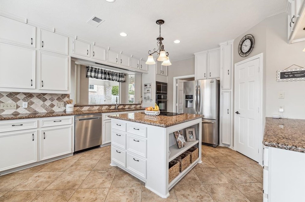 5818 Spring Lodge Dr, Humble TX 77345-2450 exterior