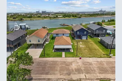 614 W 1st Street, Freeport, TX 77541 - Photo 5