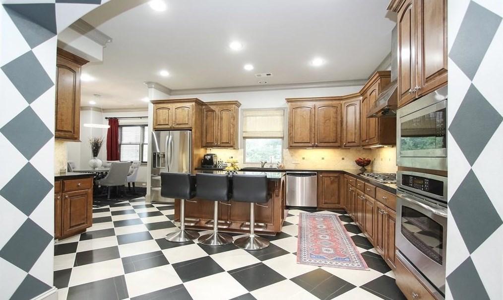 5523 Felice Dr, Houston TX  77081-4218 exterior