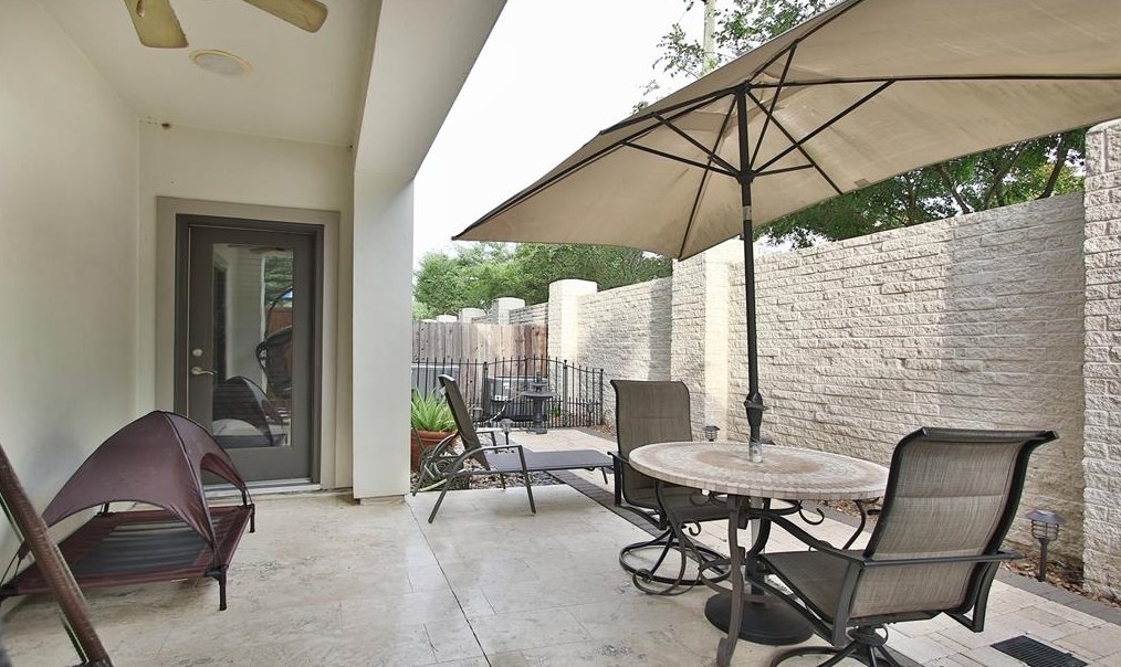 5523 Felice Dr, Houston TX  77081-4218 exterior