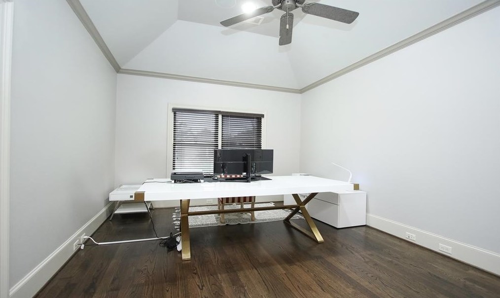 5523 Felice Dr, Houston TX  77081-4218 exterior
