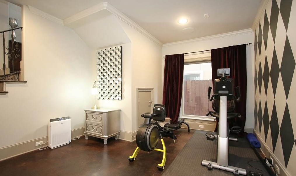 5523 Felice Dr, Houston TX  77081-4218 exterior