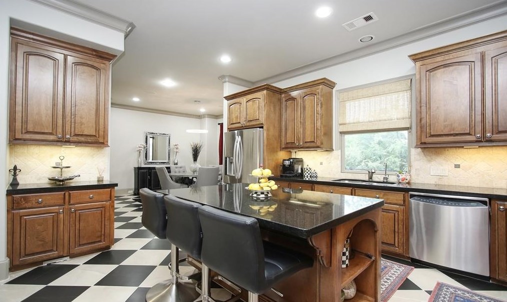 5523 Felice Dr, Houston TX  77081-4218 exterior