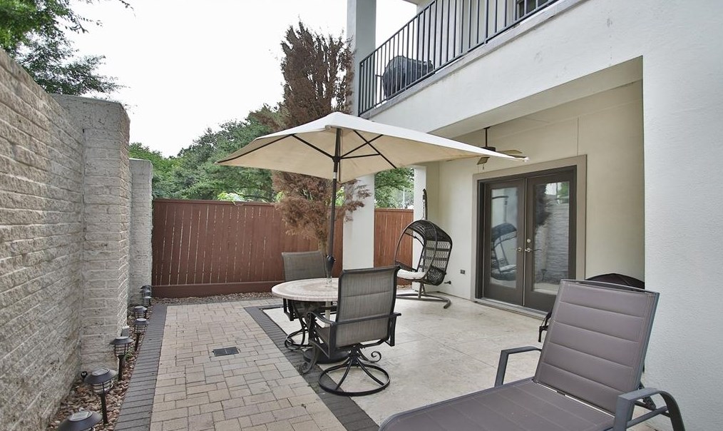 5523 Felice Dr, Houston TX  77081-4218 exterior