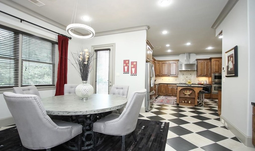 5523 Felice Dr, Houston TX  77081-4218 exterior