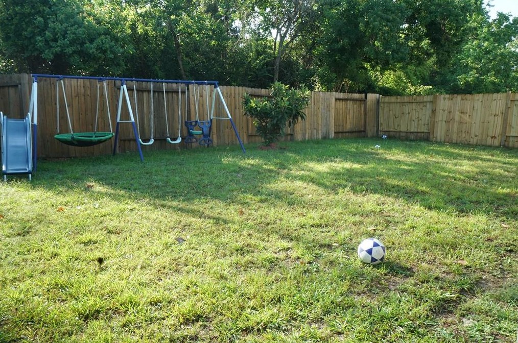 20010 Tunham Trl, Houston TX  77073-6198 exterior