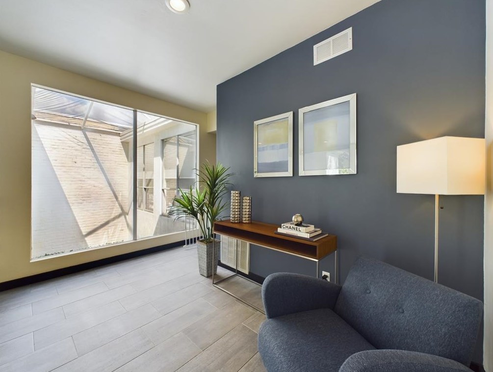 163 Sage Rd, Houston TX 77056-1420 exterior