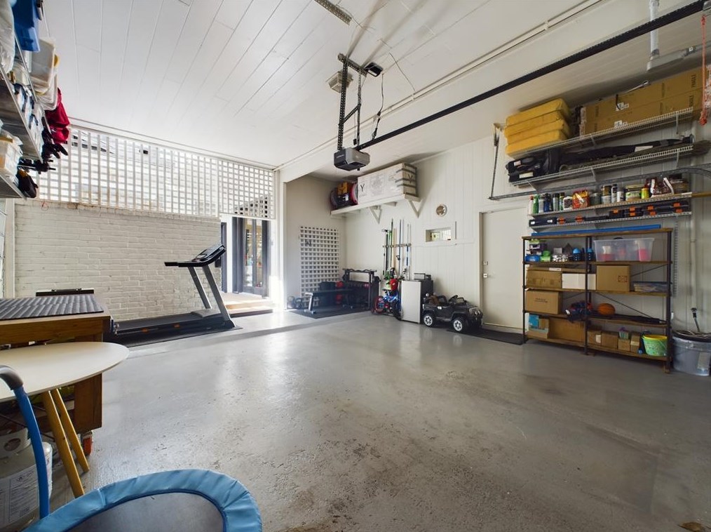 163 Sage Rd, Houston TX 77056-1420 exterior