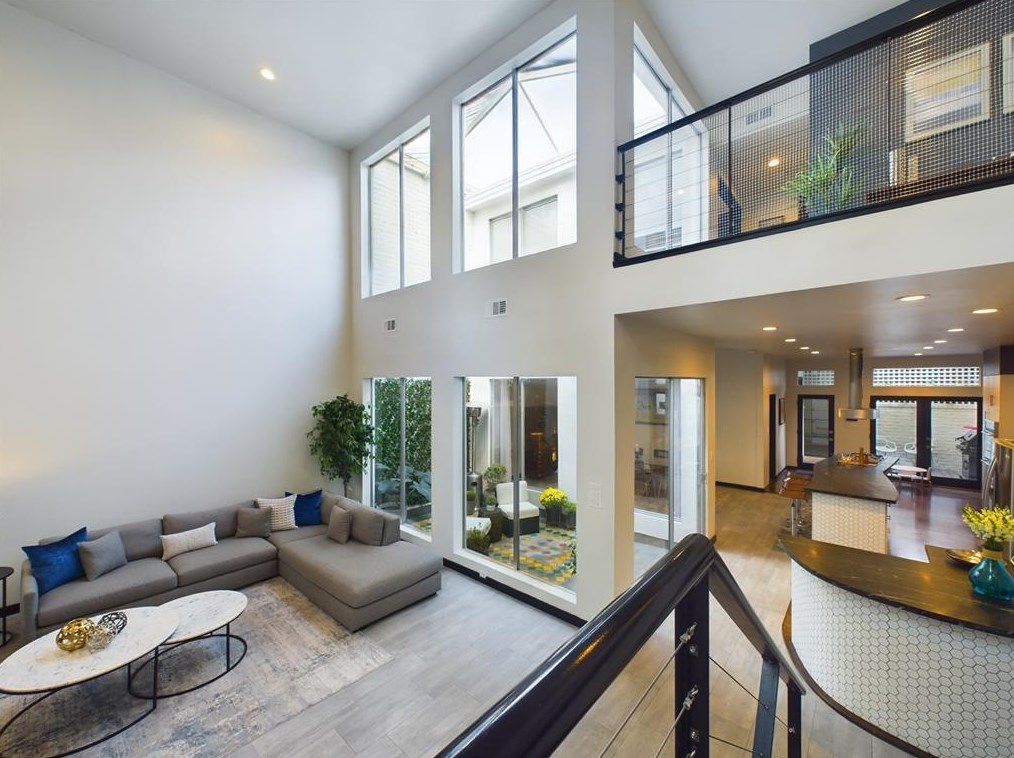 163 Sage Rd, Houston TX 77056-1420 exterior