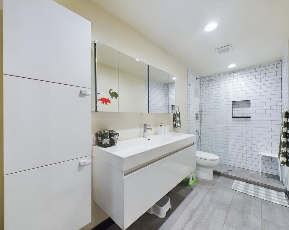 163 Sage Rd, Houston TX 77056-1420 exterior