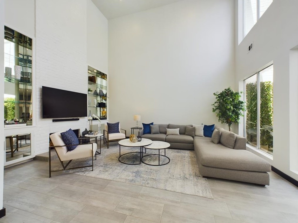 163 Sage Rd, Houston TX 77056-1420 exterior