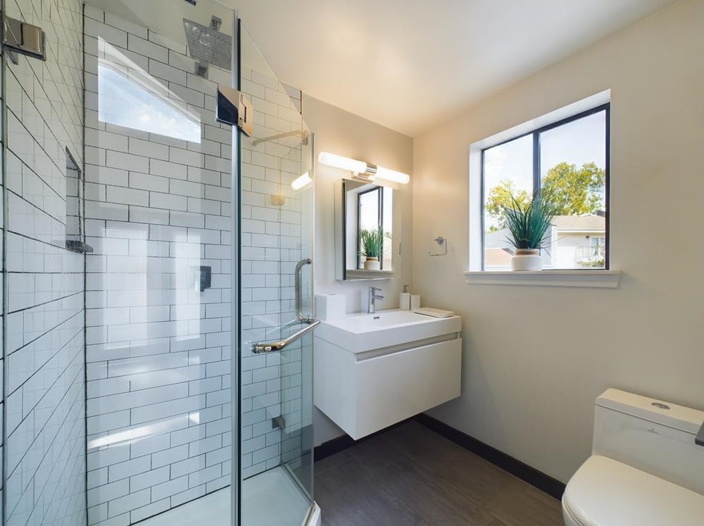 163 Sage Rd, Houston TX 77056-1420 exterior