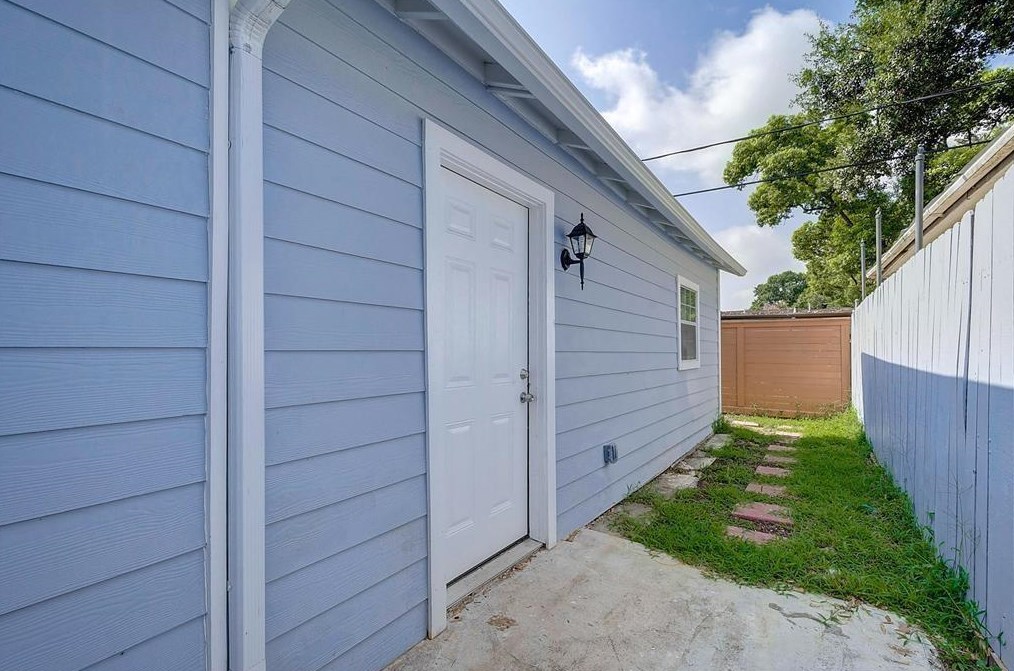 7142 Mossrose, Houston TX  77087-2601 exterior