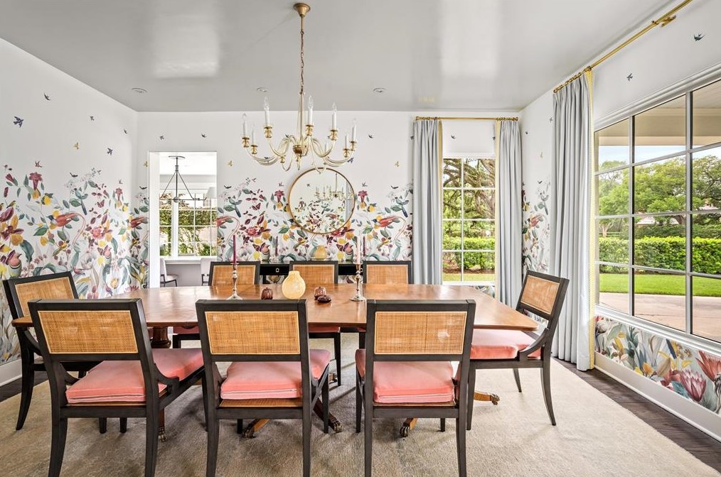 2209 Pine Valley Dr, Houston TX  77019-3510 exterior