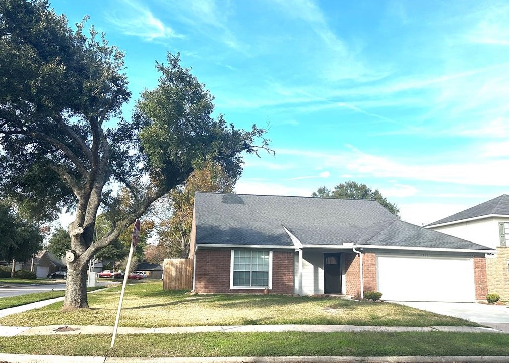 1610 Clear Valley Dr, Houston TX  77014-2692 exterior