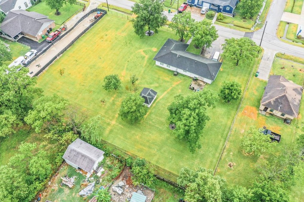 7833 Bonaire St, Houston TX  77028-5211 exterior