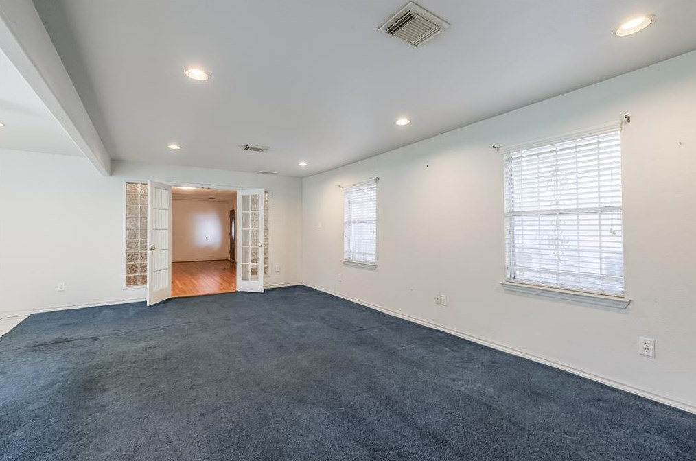 7833 Bonaire St, Houston TX  77028-5211 exterior