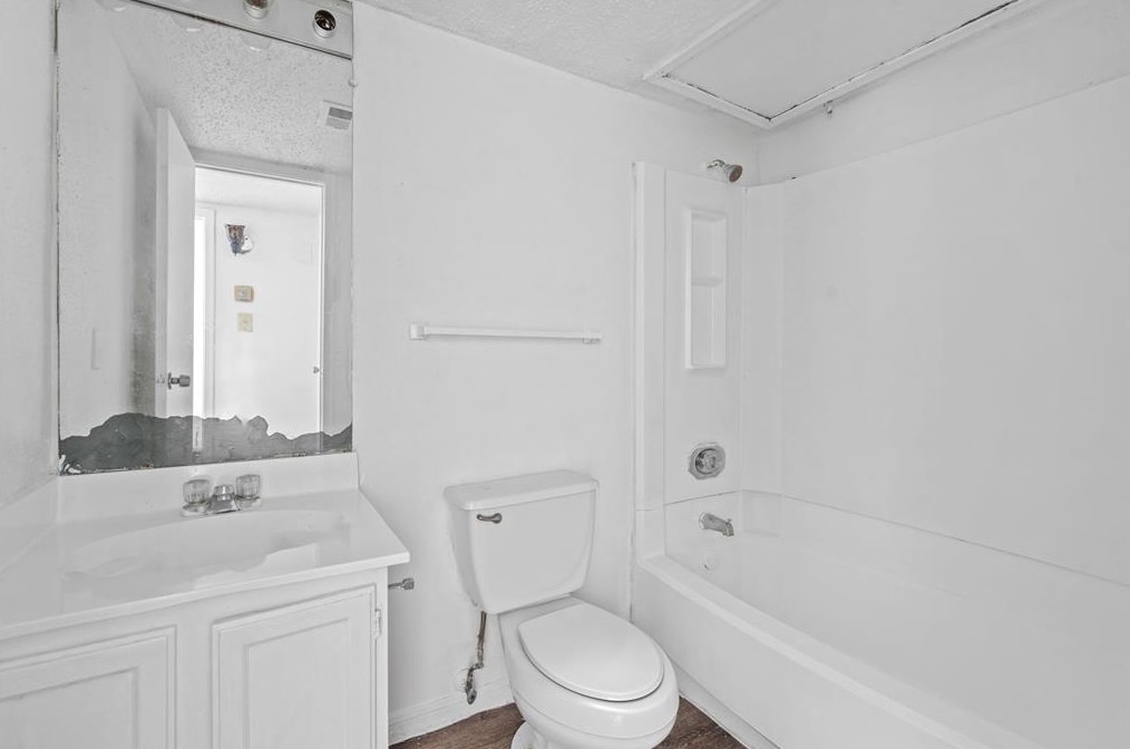 7402 Alabonson Rd, Houston TX  77088-5354 exterior