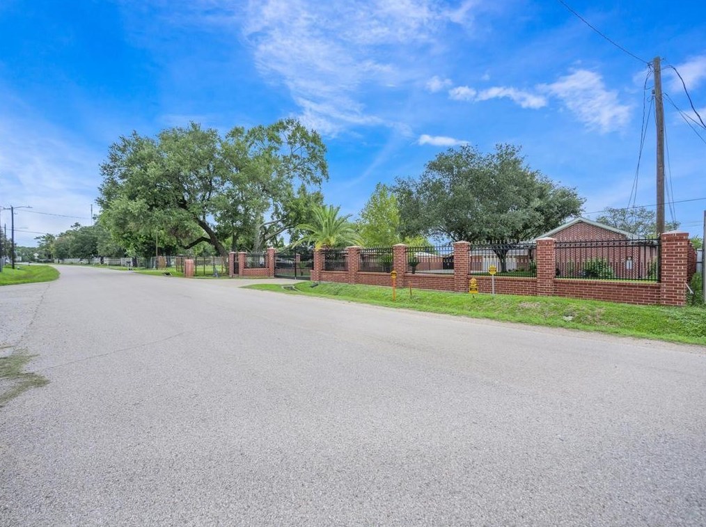 13117 Player, Houston TX  77045-3105 exterior