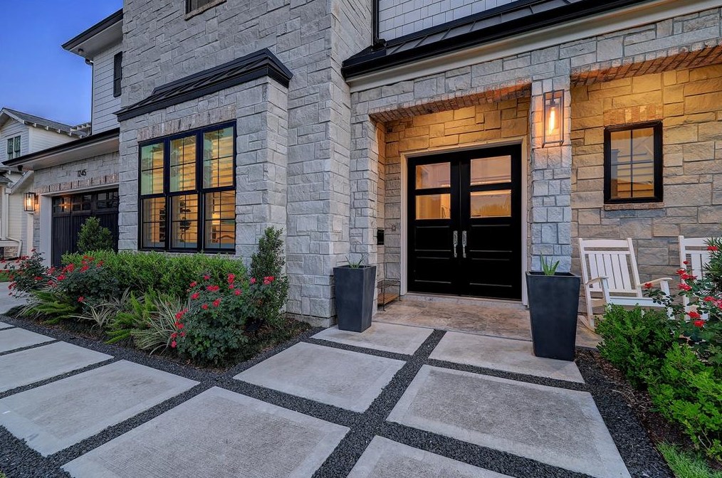 1245 Chippendale Rd, Houston TX  77018-5234 exterior