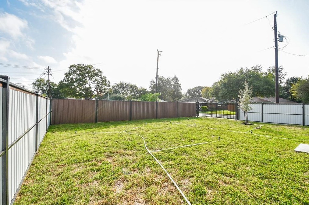 6669 Northdale, Houston TX  77087-6424 exterior
