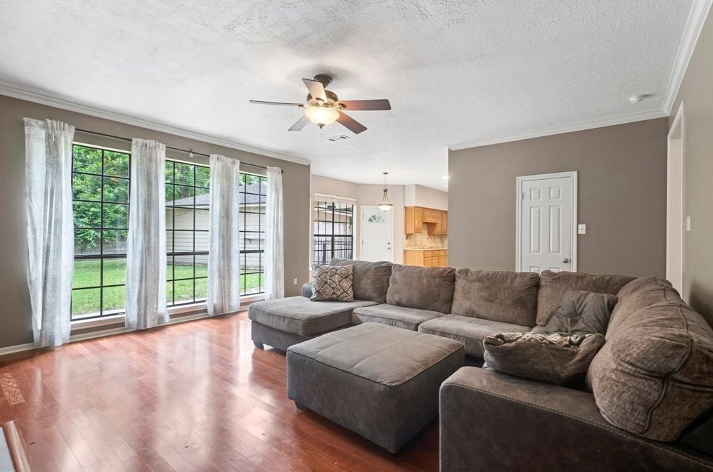 3522 Scenic Valley Dr, Humble TX 77345-1054 exterior