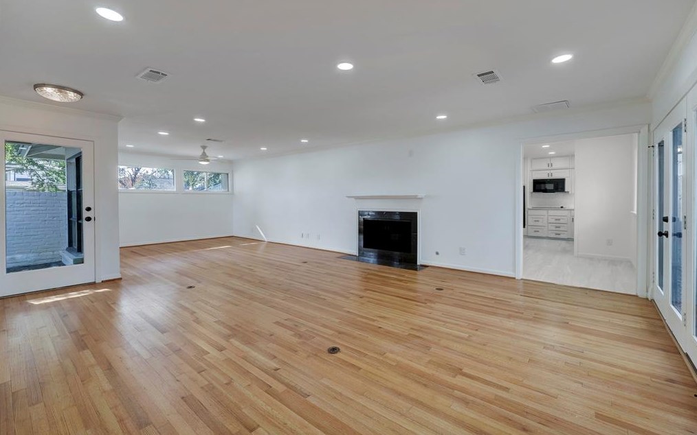 5530 Lincrest Ln, Houston TX  77056-6808 exterior