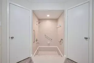 2107 Shadowbriar Dr, Houston, TX 77077 - Photo 29