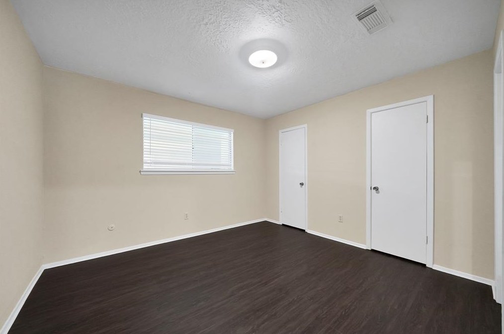 11506 Bellfort Ave, Houston TX  77033-5303 exterior