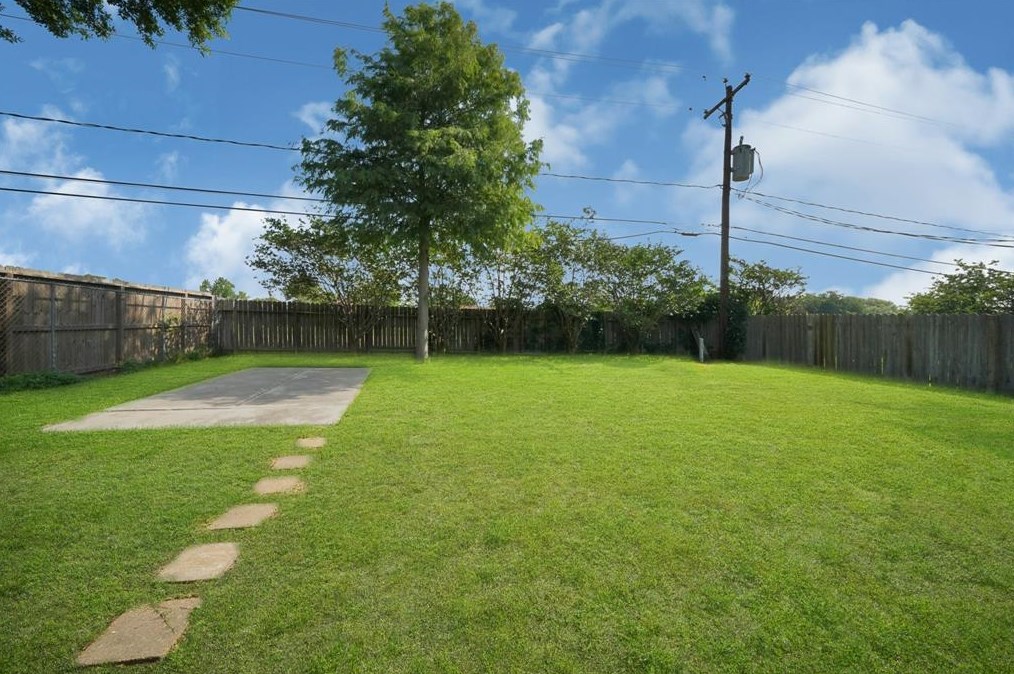 11506 Bellfort Ave, Houston TX  77033-5303 exterior