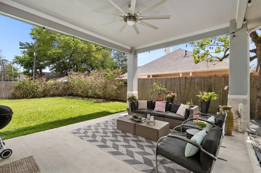 1819 Libbey Dr, Houston TX  77018-3026 exterior