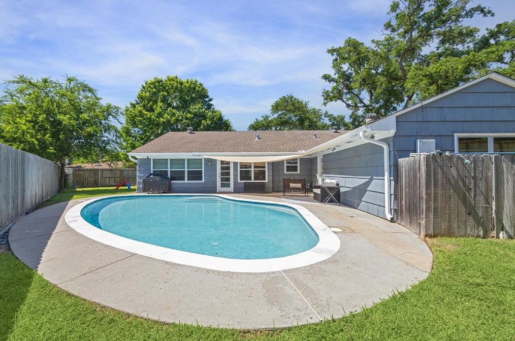 2903 Fairhope St, Houston TX 77025-3228 exterior