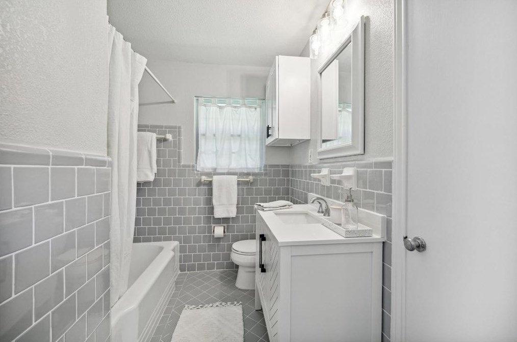 2903 Fairhope St, Houston TX 77025-3228 exterior