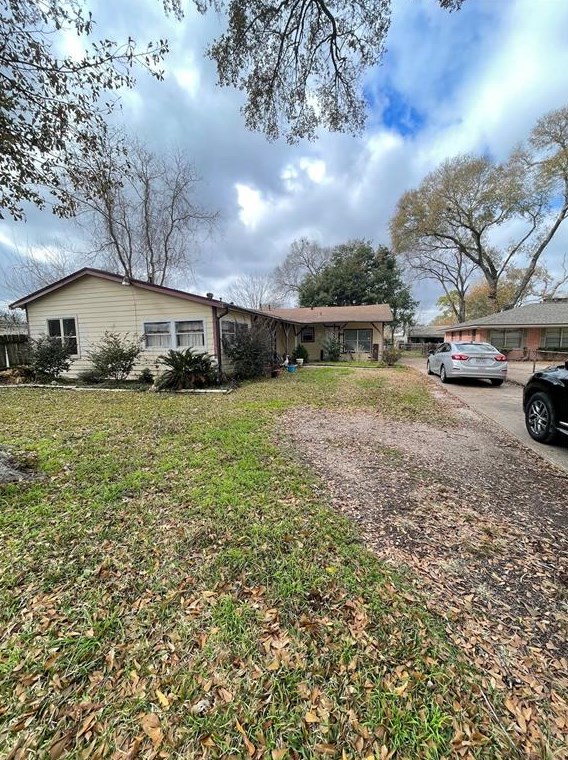 8611 Findlay St, Houston TX 77017-3202 exterior