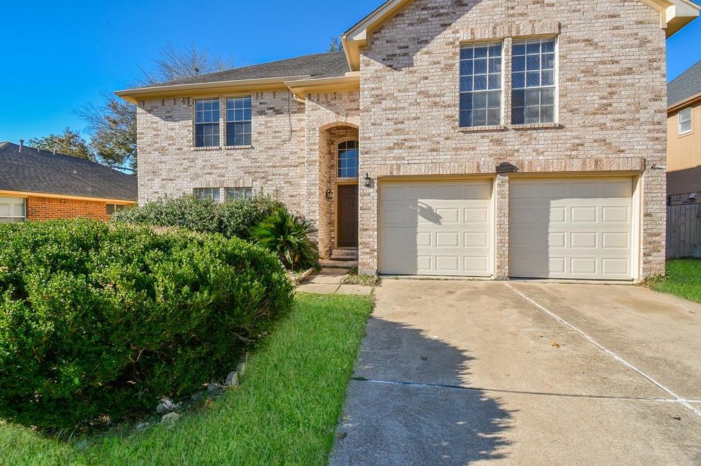 16338 Ginger Run Way, Sugar Land TX  77498-7107 exterior