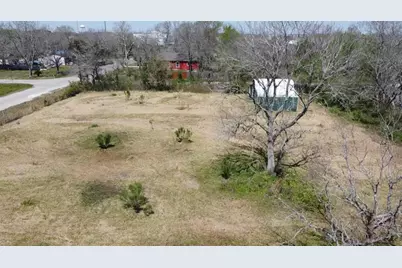 400 Holman Street, La Marque, TX 77568 - Photo 1