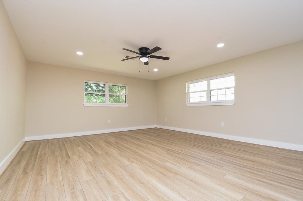 13923 Woodforest, Houston TX 77015 exterior