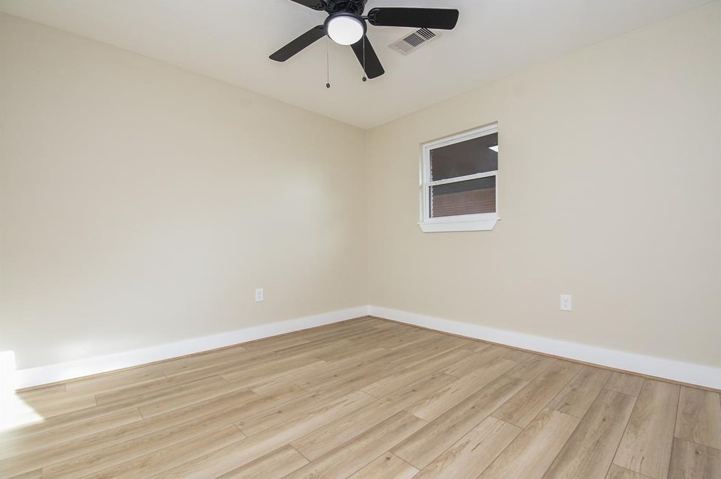 13923 Woodforest, Houston TX 77015 exterior