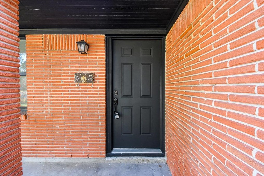 13923 Woodforest, Houston TX 77015 exterior