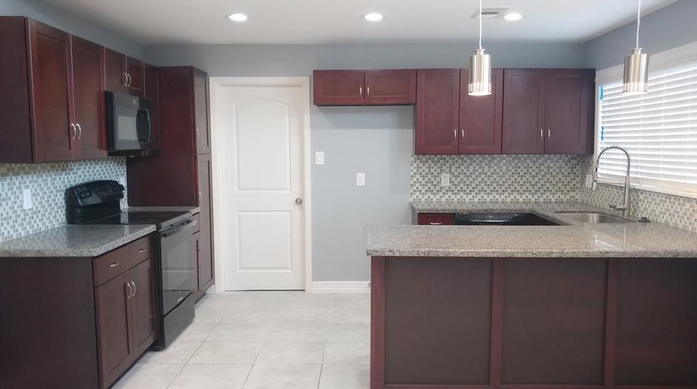 7906 Cedel, Houston TX  77055-1501 exterior