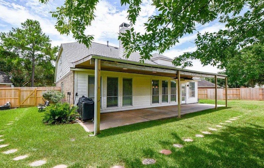 16202 Lasting Light Ln, Houston TX  77095-3166 exterior