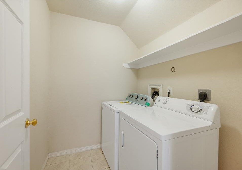 11919 Vita Cir, Houston TX  77070-5755 exterior