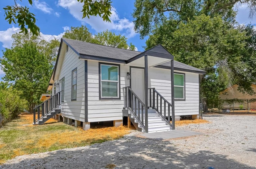 2401 Persimmon St, Houston TX  77093-7918 exterior