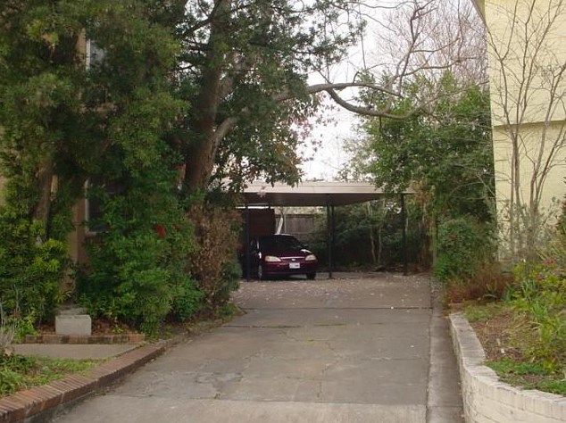1716 Wroxton Ct, Houston TX  77005-1717 exterior