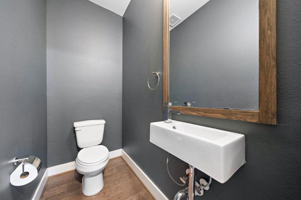 1411 Boswell St, Houston TX 77009-5906 exterior